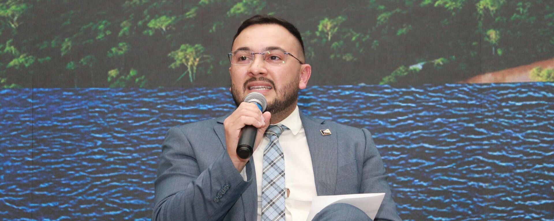 Édipo Araújo, secretário-executivo do Ministério da Pesca e da Aquicultura, durante palestra no circuito Diálogos pelo Clima, em Brasília (DF). Brasil, 7 de maio de 2025 - Sputnik Brasil, 1920, 22.08.2025