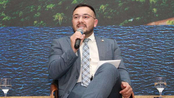 Édipo Araújo, secretário-executivo do Ministério da Pesca e da Aquicultura, durante palestra no circuito Diálogos pelo Clima, em Brasília (DF). Brasil, 7 de maio de 2025 - Sputnik Brasil