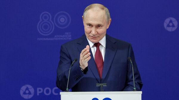 Visita de trabalho do presidente russo, Vladimir Putin, em Sarov - Sputnik Brasil