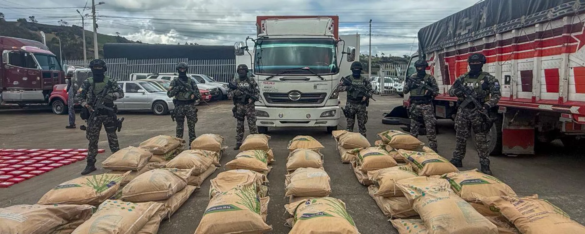 Equador apreende material explosivo na fronteira com o Peru para 'atos terroristas' na Colômbia  - Sputnik Brasil, 1920, 24.08.2025