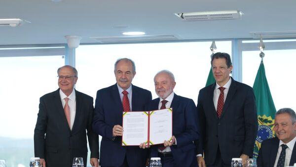 Governo lança linha de R$ 12 bilhões do BNDES e da Finep para a difusão de equipamentos 4.0 na economia - Sputnik Brasil