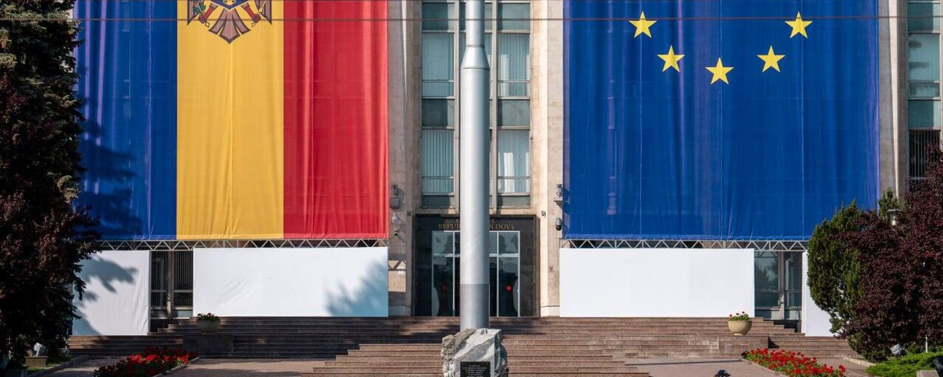 Presidente da Moldávia planeja enviar soldados para a Ucrânia - Sputnik Brasil, 1920, 28.08.2025