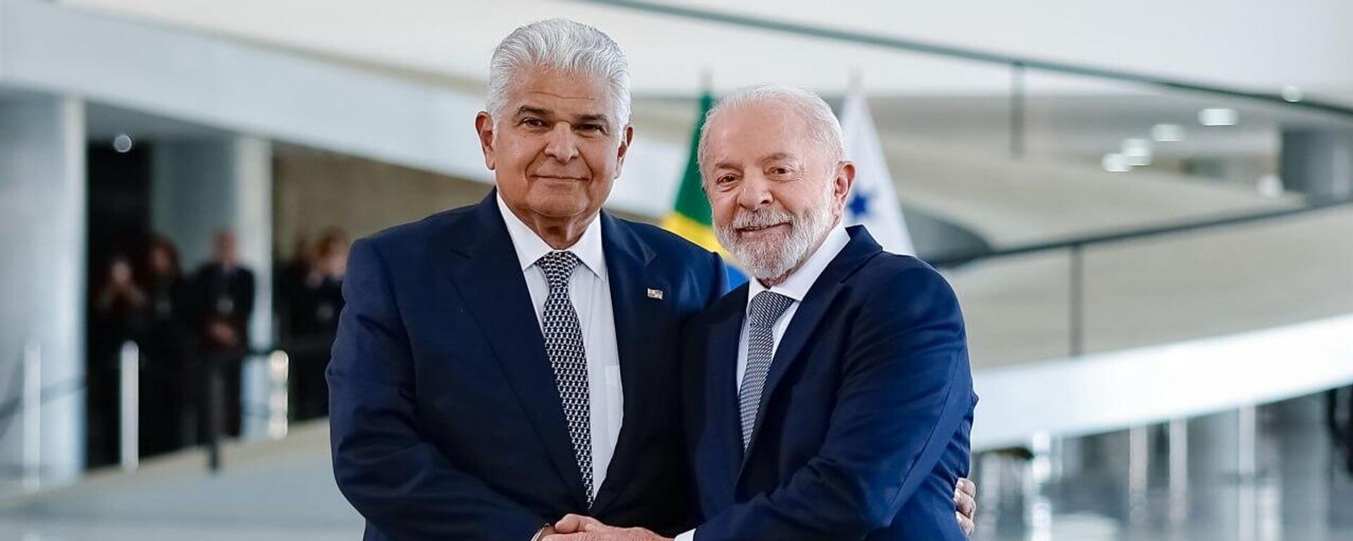 Em reunião com o presidente do Panamá, Lula critica uso do comércio internacional como forma de coerção - Sputnik Brasil, 1920, 28.08.2025