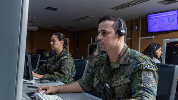 Força Aérea Brasileira (FAB) acredita que inteligência artificial pode oferecer maior suporte em questões logísticas e até em treinamentos - Sputnik Brasil