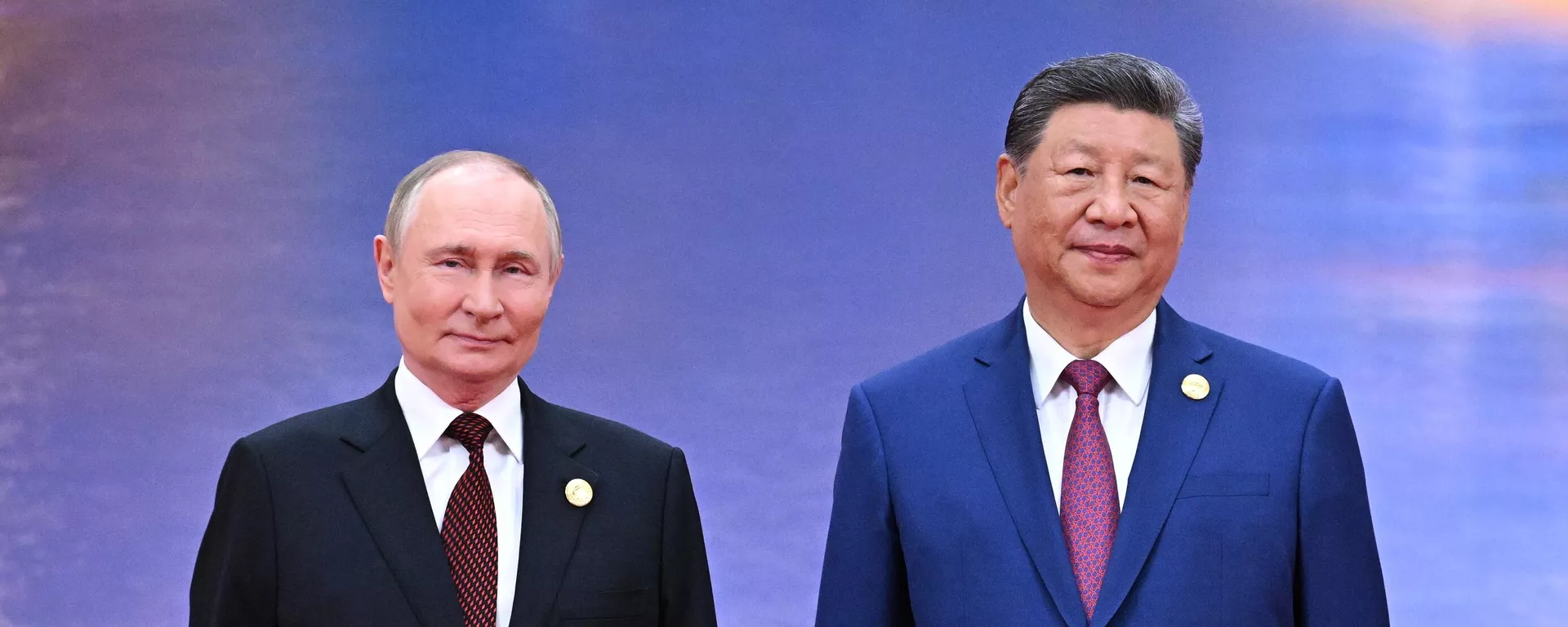 Presidente da Rússia, Vladimir Putin, chega à cúpula da Organização para Cooperação de Xangai em Tianjin - Sputnik Brasil, 1920, 01.09.2025