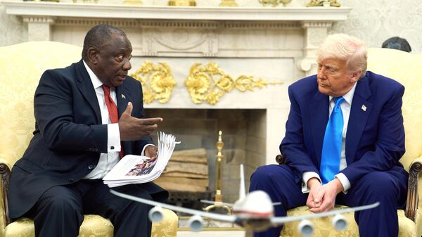 O presidente da África do Sul, Cyril Ramaphosa (à esq.), durante encontro com seu homólogo norte-americano, Donald Trump (à dir.), na Casa Branca, nos EUA, em 21 de maio de 2025 - Sputnik Brasil