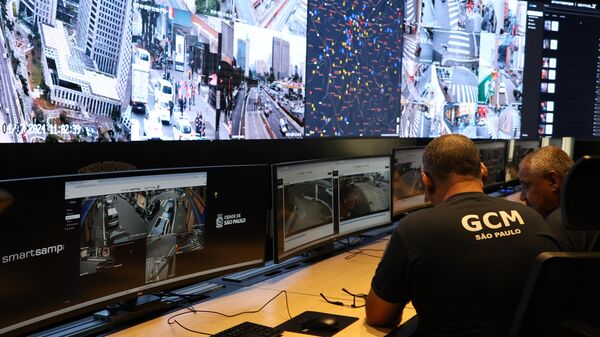 Sistemas de vigilância, como o Smart Sampa, estão se popularizando no Brasil e no mundo - Sputnik Brasil