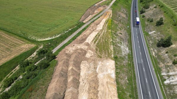 Sítio arqueológico ao longo da futura rodovia D7, entre Knovíz e Slaný, República Tcheca - Sputnik Brasil