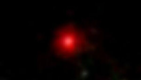 Abell2744-QSO1: Um buraco negro supermassivo no universo primitivo crescendo nas sombras - Sputnik Brasil