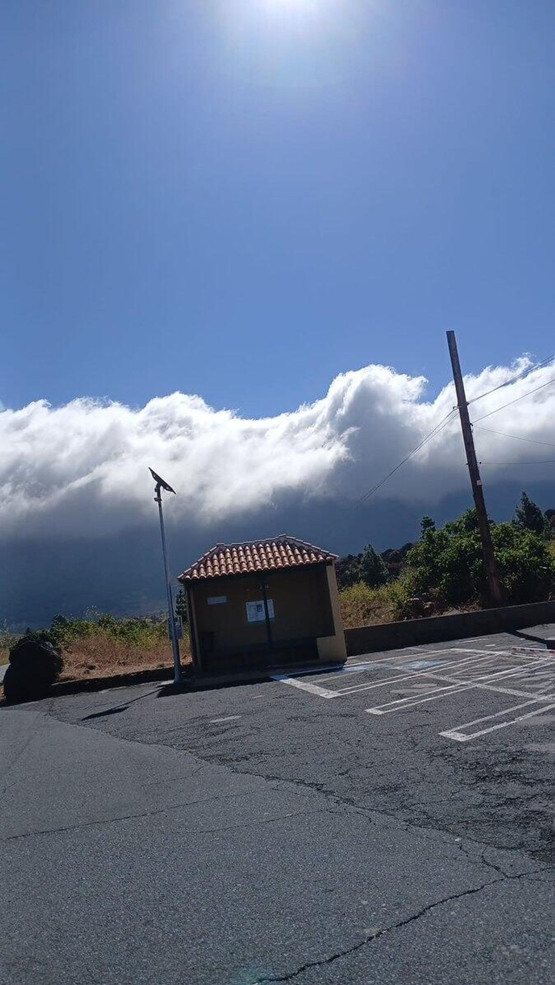 ‍ Uma cascata de nuvens inundou as Ilhas Canárias