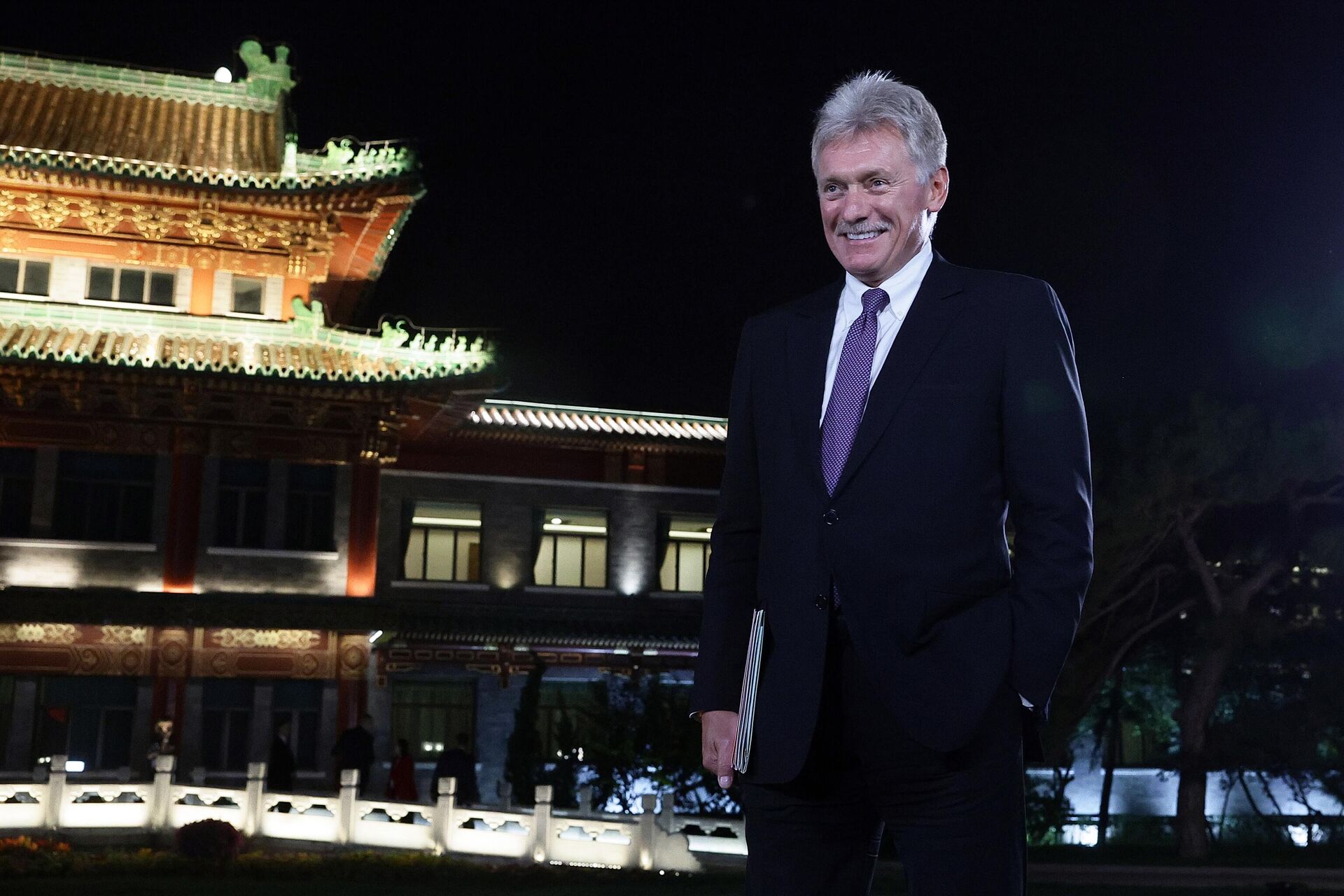 Porta-voz da presidência russa, Dmitri Peskov, durante visita de Estado à China, em Pequim, 3 de setembro de 2025 Porta-voz da presidência russa, Dmitri Peskov, durante visita de Estado à China, em Pequim, 3 de setembro de 2025