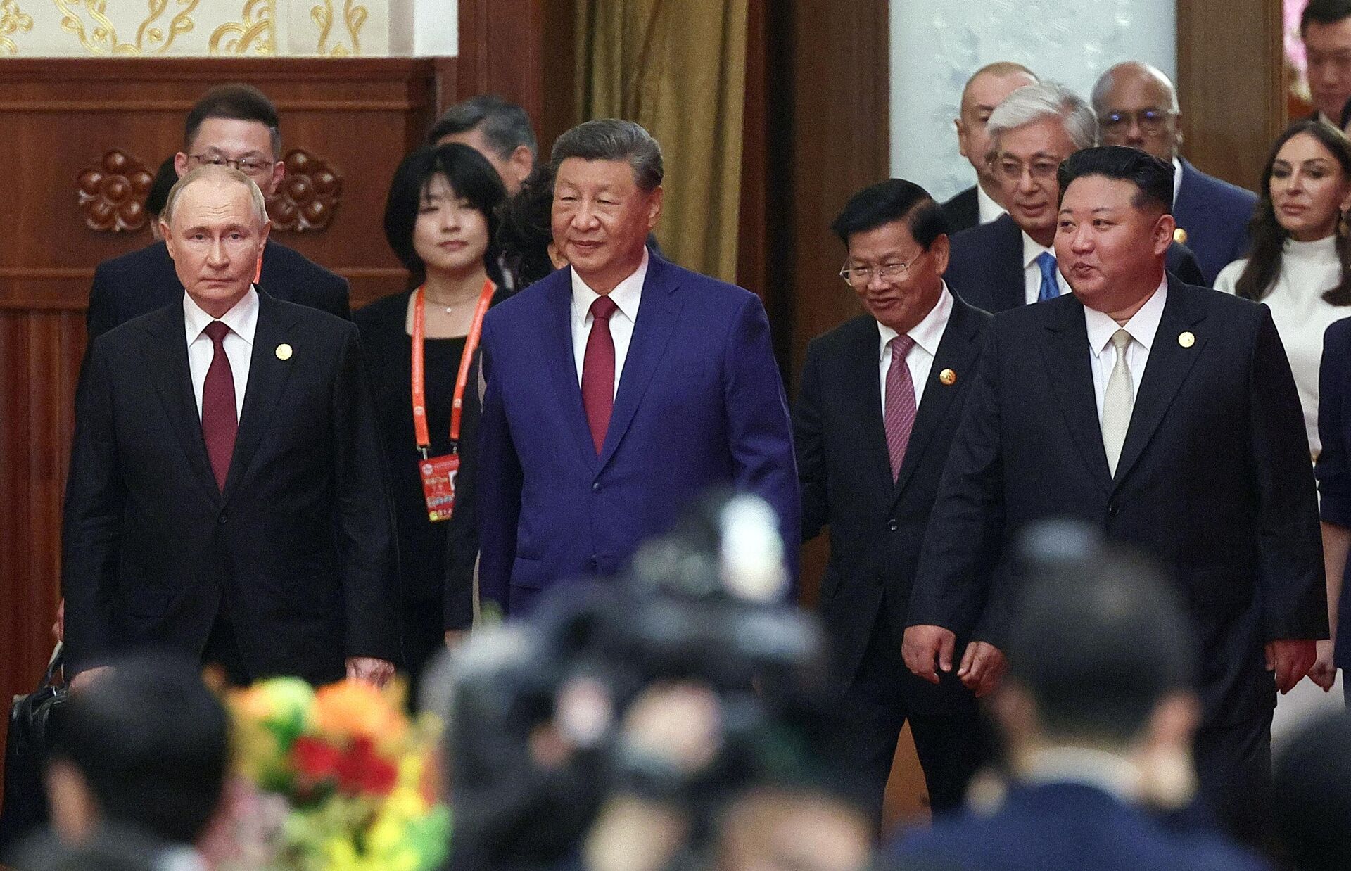 O presidente russo, Vladimir Putin, o presidente chinês, Xi Jinping, e o presidente da Coreia do Norte, Kim Jong-un (da esquerda para a direita), em uma recepção de gala para marcar o 80º aniversário da Vitória do Povo Chinês na Guerra de Resistência contra o Japão, Pequim, China, 3 de setembro de 2025 O presidente russo, Vladimir Putin, o presidente chinês, Xi Jinping, e o presidente da Coreia do Norte, Kim Jong-un (da esquerda para a direita), em uma recepção de gala para marcar o 80º aniversário da Vitória do Povo Chinês na Guerra de Resistência contra o Japão, Pequim, China, 3 de setembro de 2025