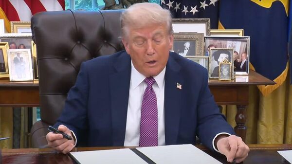 Trump muda o nome do Departamento de Defesa para Departamento de Guerra - Sputnik Brasil