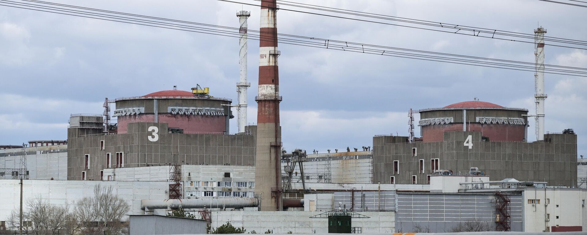 Vista das unidades de energia da usina nuclear de Zaporozhie em Energodar - Sputnik Brasil, 1920, 07.09.2025