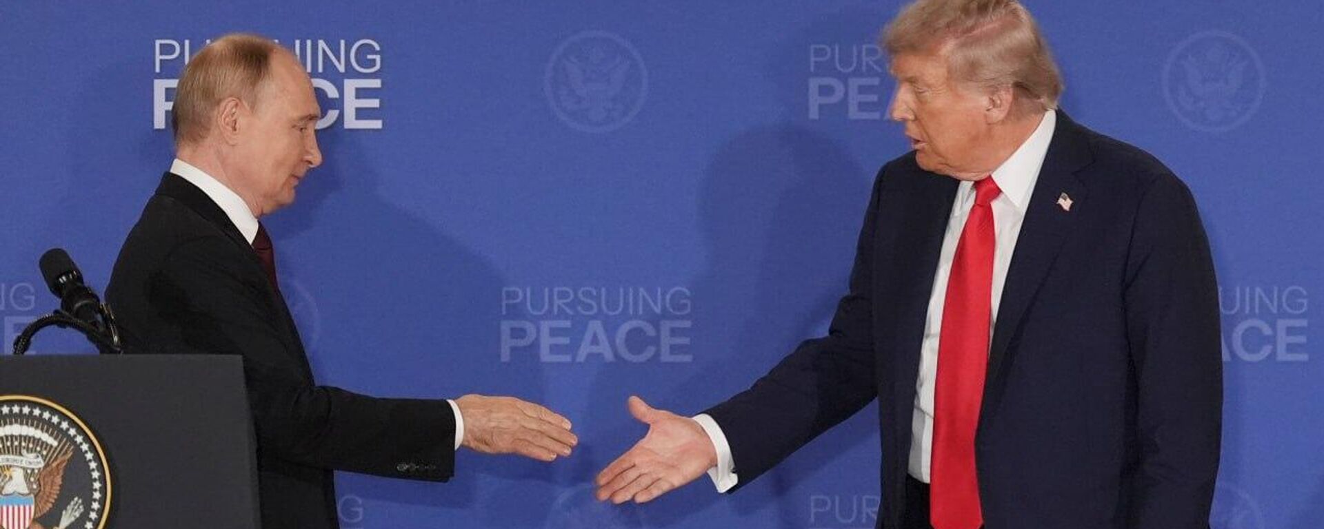 Trump afirma que planeja conversar com Putin nos próximos dias - Sputnik Brasil, 1920, 21.10.2025