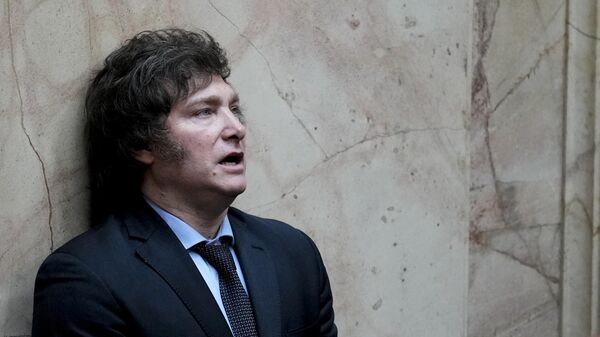 O presidente argentino Javier Milei participa de uma sessão conjunta do Congresso para declará-lo oficialmente, junto com sua companheira de chapa, vencedores do segundo turno das eleições presidenciais, em Buenos Aires, Argentina, 29 de novembro de 2023 - Sputnik Brasil