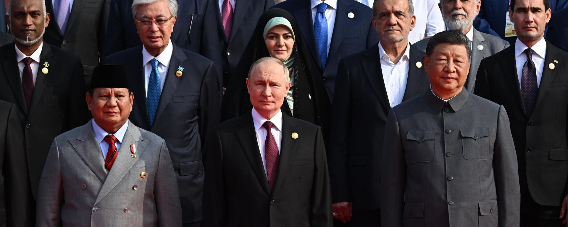 
Chefes de delegações estrangeiras antes do desfile em Pequim - Sputnik Brasil, 1920, 08.09.2025