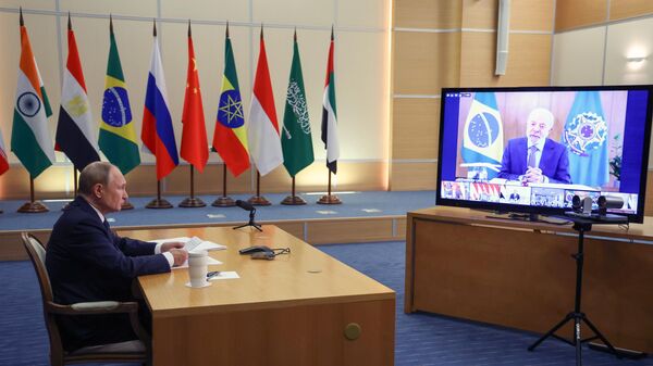 O presidente da Rússia, Vladimir Putin, durante encontro virtual dos líderes do BRICS, em 8 de setembro de 2025 - Sputnik Brasil