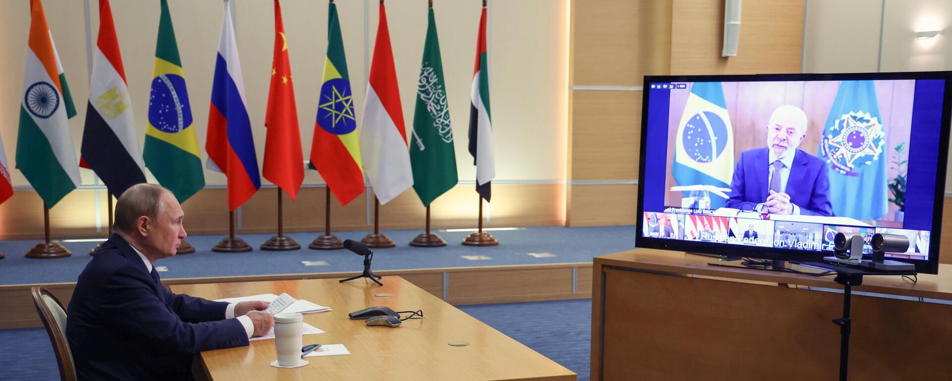 O presidente da Rússia, Vladimir Putin, durante encontro virtual dos líderes do BRICS, em 8 de setembro de 2025 - Sputnik Brasil, 1920, 08.09.2025
