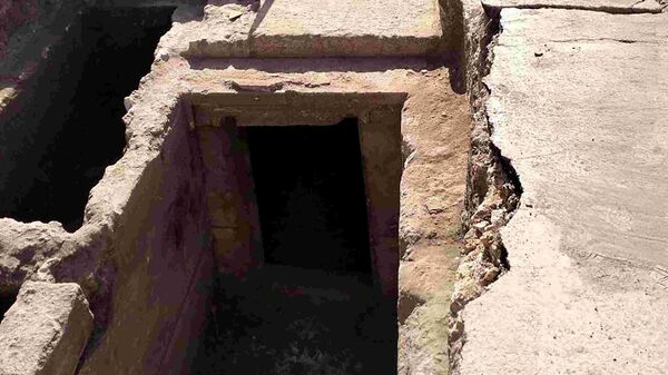 Tumba de câmara helenística descoberta durante obras de esgoto em Manduria, Itália - Sputnik Brasil