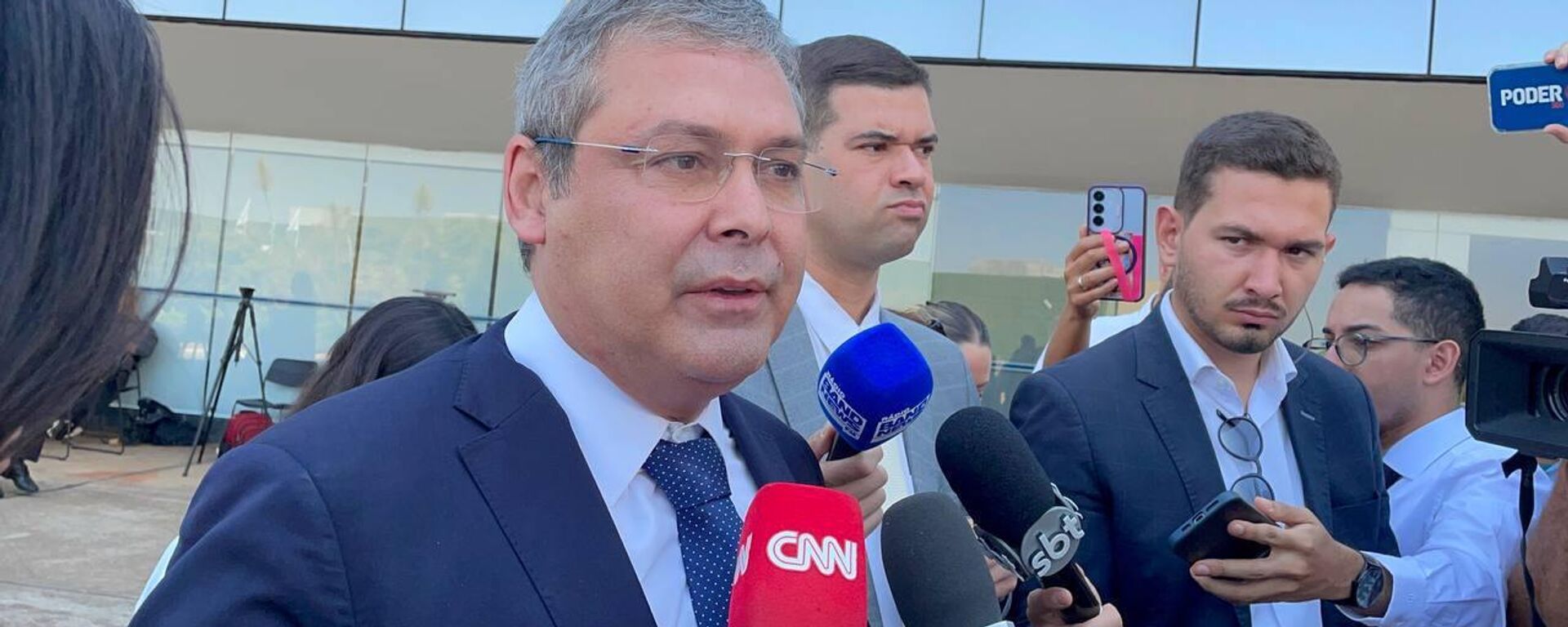 Recado: 'Aqueles que votarem a favor da anistia' estão 'convidados' a deixar o governo, crava líder do PT no Congresso - Sputnik Brasil, 1920, 10.09.2025