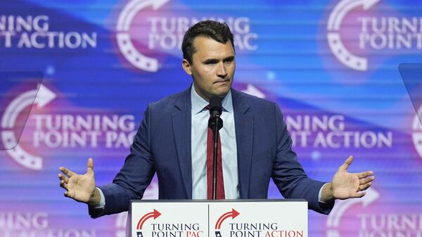 Charlie Kirk, fundador da Turning Point USA, durante evento em Las Vegas, em outubro de 2024 - Sputnik Brasil