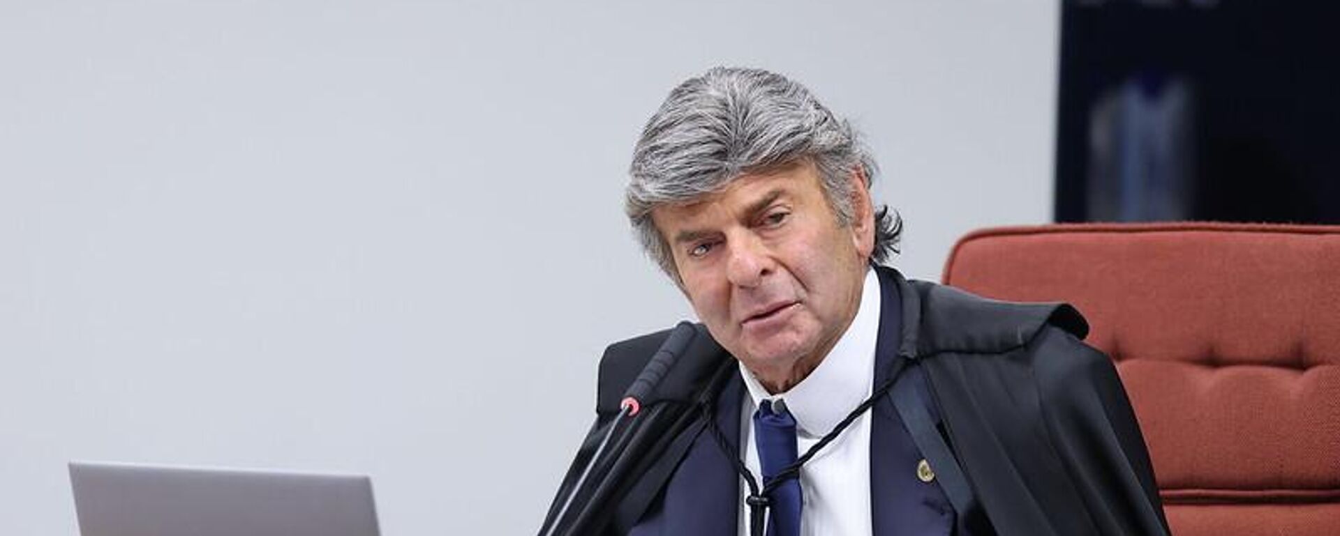 Ministro do STF, Luiz Fux, durante votação do julgamento contra o ex-presidente Jair Bolsonaro e outros sete réus em Brasília. 10 de setembro de 2025 - Sputnik Brasil, 1920, 10.09.2025