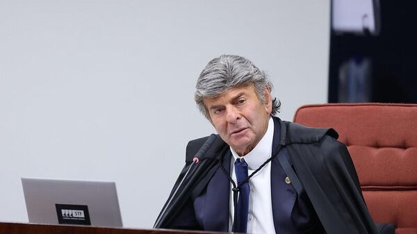 Ministro do STF, Luiz Fux, durante votação do julgamento contra o ex-presidente Jair Bolsonaro e outros sete réus em Brasília. 10 de setembro de 2025 - Sputnik Brasil