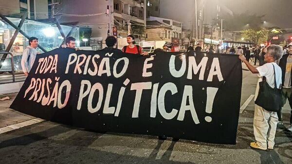 Manifestantes se organizaram em protesto contra a prisão de liderança da Favela do Moinho, em São Paulo. 10 de setembro de 2025 - Sputnik Brasil
