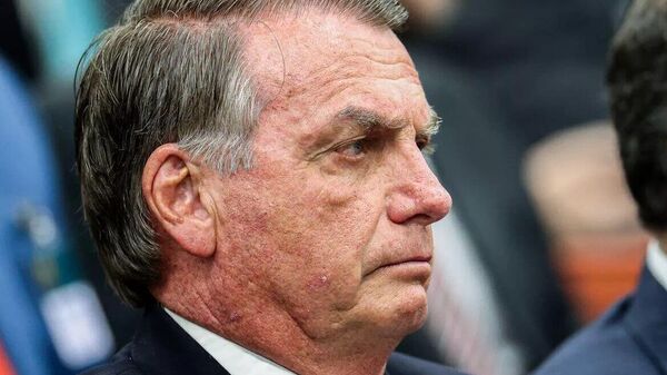 Condenação de Bolsonaro põe eleições de 2026 nas mãos dos eleitores moderados, avaliam analistas - Sputnik Brasil