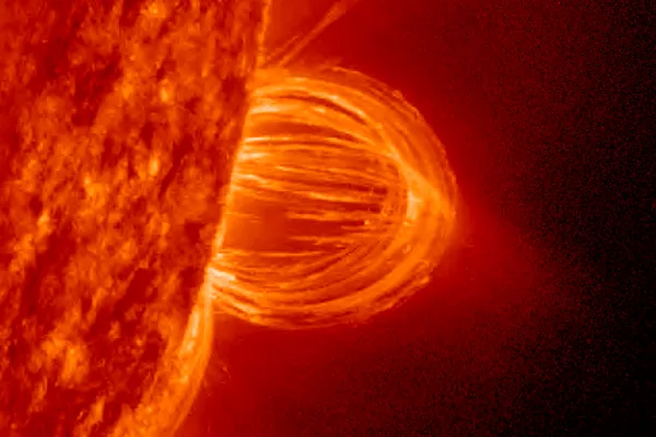 Esta imagem mostra uma imensa explosão solar de classe M7 vista pelo Observatório de Dinâmica Solar (SDO) da NASA, 19 de julho de 2012 - Sputnik Brasil