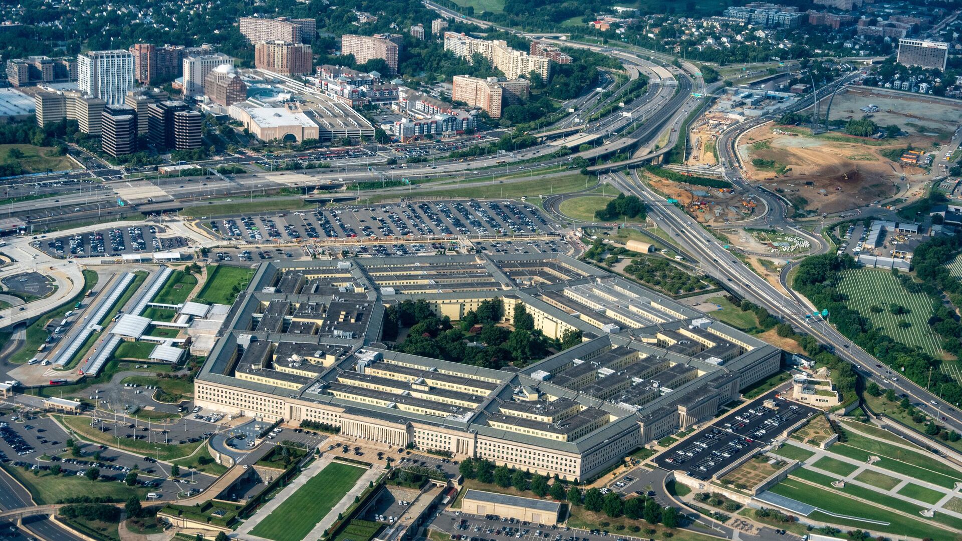 Vista aérea do Pentágono, sede do Departamento de Defesa dos EUA, em Arlington, 8 de agosto de 2025 Vista aérea do Pentágono, sede do Departamento de Defesa dos EUA, em Arlington, 8 de agosto de 2025 - Sputnik Brasil, 1920, 13.09.2025