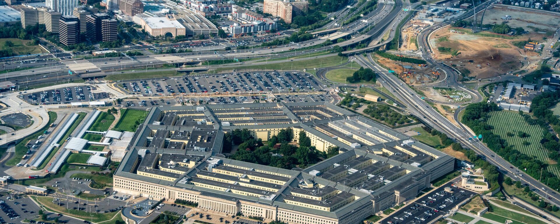 Vista aérea do Pentágono, sede do Departamento de Defesa dos EUA, em Arlington, 8 de agosto de 2025 Vista aérea do Pentágono, sede do Departamento de Defesa dos EUA, em Arlington, 8 de agosto de 2025 - Sputnik Brasil, 1920, 23.01.2026