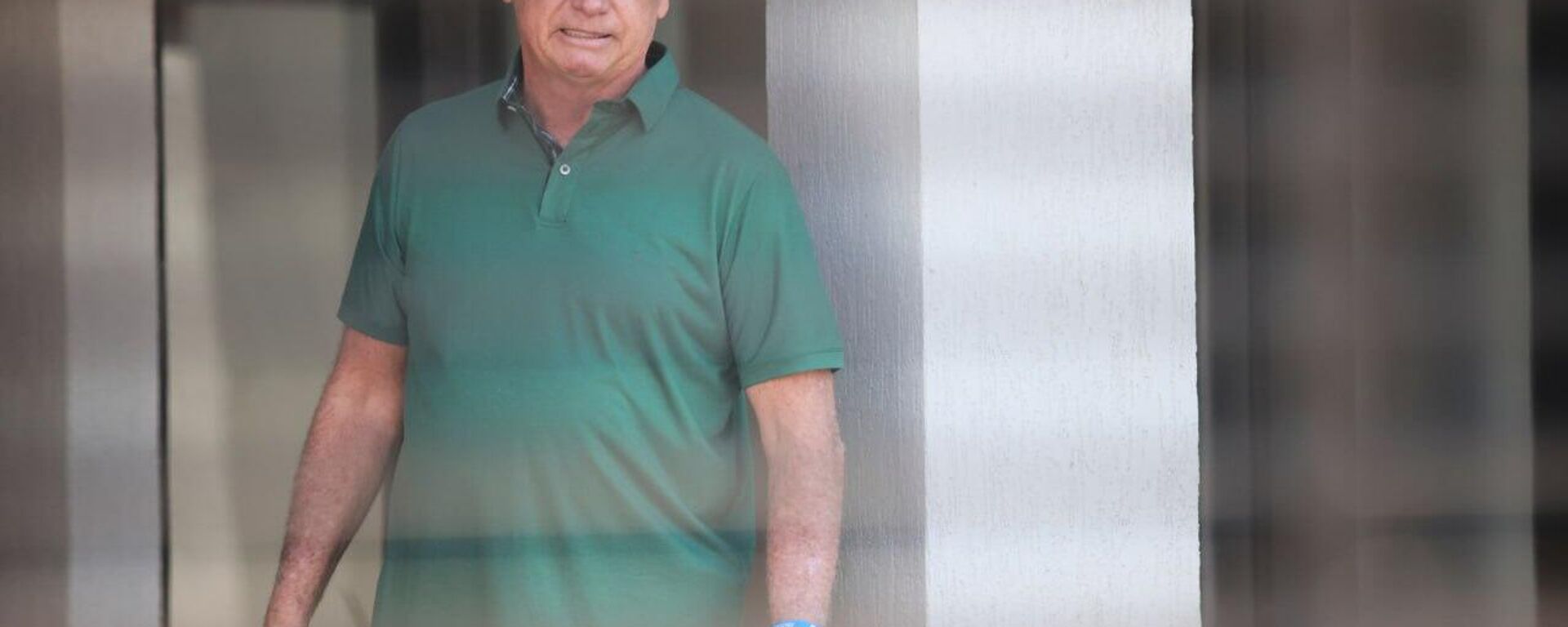 Bolsonaro deixa prisão domiciliar para receber tratamento médico - Sputnik Brasil, 1920, 14.09.2025