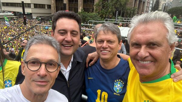 Romeu Zema, Ratinho Jr., Tarcísio de Freitas e Ronaldo Caiado participam de ato pró-anistia em São Paulo. Brasil, 6 de abril de 2025 - Sputnik Brasil