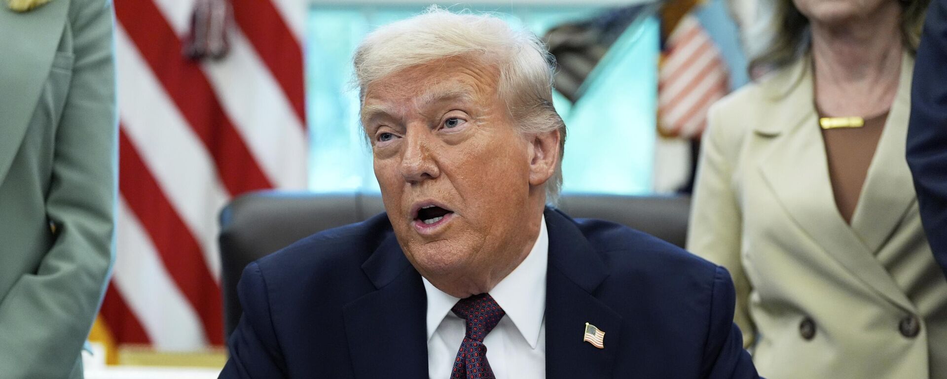 O presidente dos Estados Unidos, Donald Trump, fala com a imprensa na Casa Branca, em Washington, nos EUA, em setembro de 2025 - Sputnik Brasil, 1920, 15.09.2025