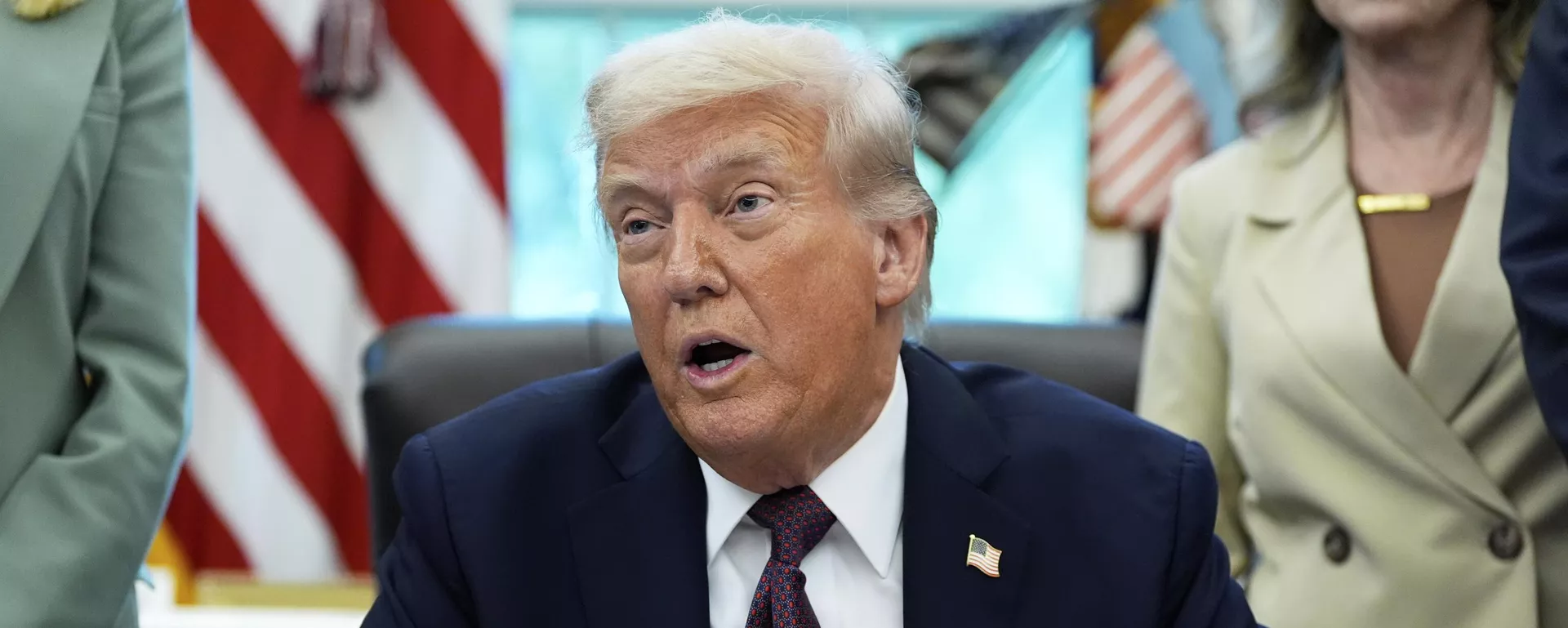 O presidente dos Estados Unidos, Donald Trump, fala com a imprensa na Casa Branca, em Washington, nos EUA, em setembro de 2025 O presidente dos Estados Unidos, Donald Trump, fala com a imprensa na Casa Branca, em Washington, nos EUA, em setembro de 2025 - Sputnik Brasil, 1920, 15.09.2025