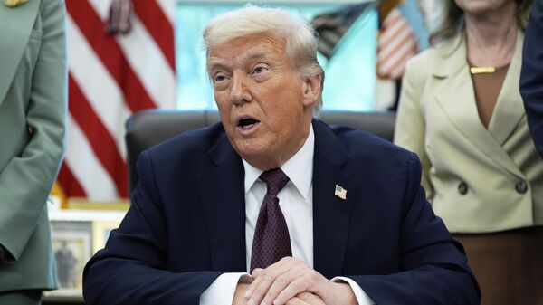 O presidente dos Estados Unidos, Donald Trump, fala com a imprensa na Casa Branca, em Washington, nos EUA, em setembro de 2025 - Sputnik Brasil