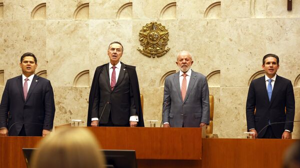 Da esquerda para a direita: presidente do Senado Federal, Davi Alcolumbre; presidente do STF, Roberto Barroso; presidente do Brasil, Luiz Inácio Lula da Silva; e o presidente da Câmara dos Deputados, Hugo Mota, durante sessão Solene de Abertura do Ano Judiciário do STF, em fevereiro de 2025 - Sputnik Brasil