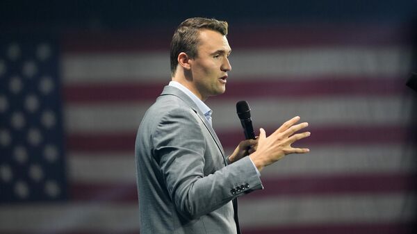 O ativista Charlie Kirk durante discurso em comício político nos Estados Unidos, em julho de 2024 - Sputnik Brasil