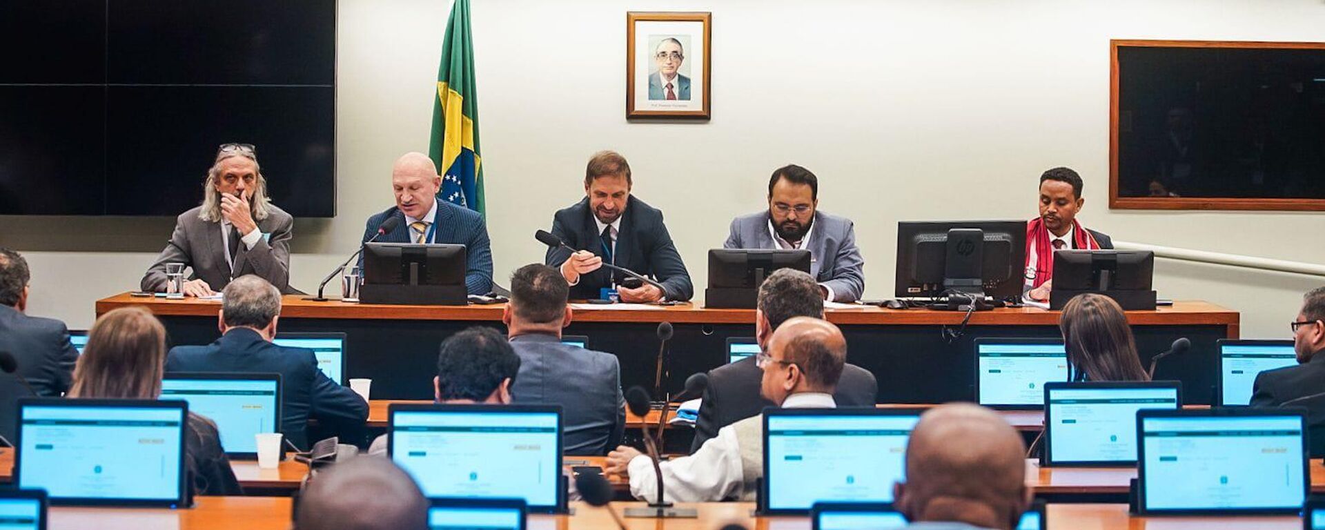 BRICS define lista de valores comuns em fórum realizado em Brasília - Sputnik Brasil, 1920, 17.09.2025