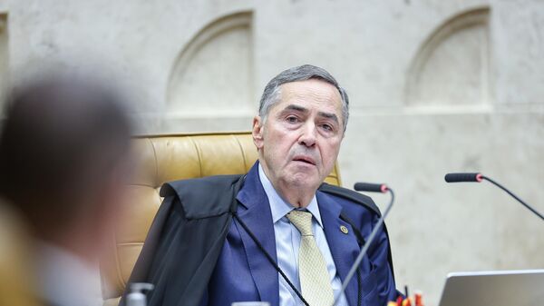 Ministro do STF Luís Roberto Barroso durante sessão plenária em setembro de 2025 - Sputnik Brasil