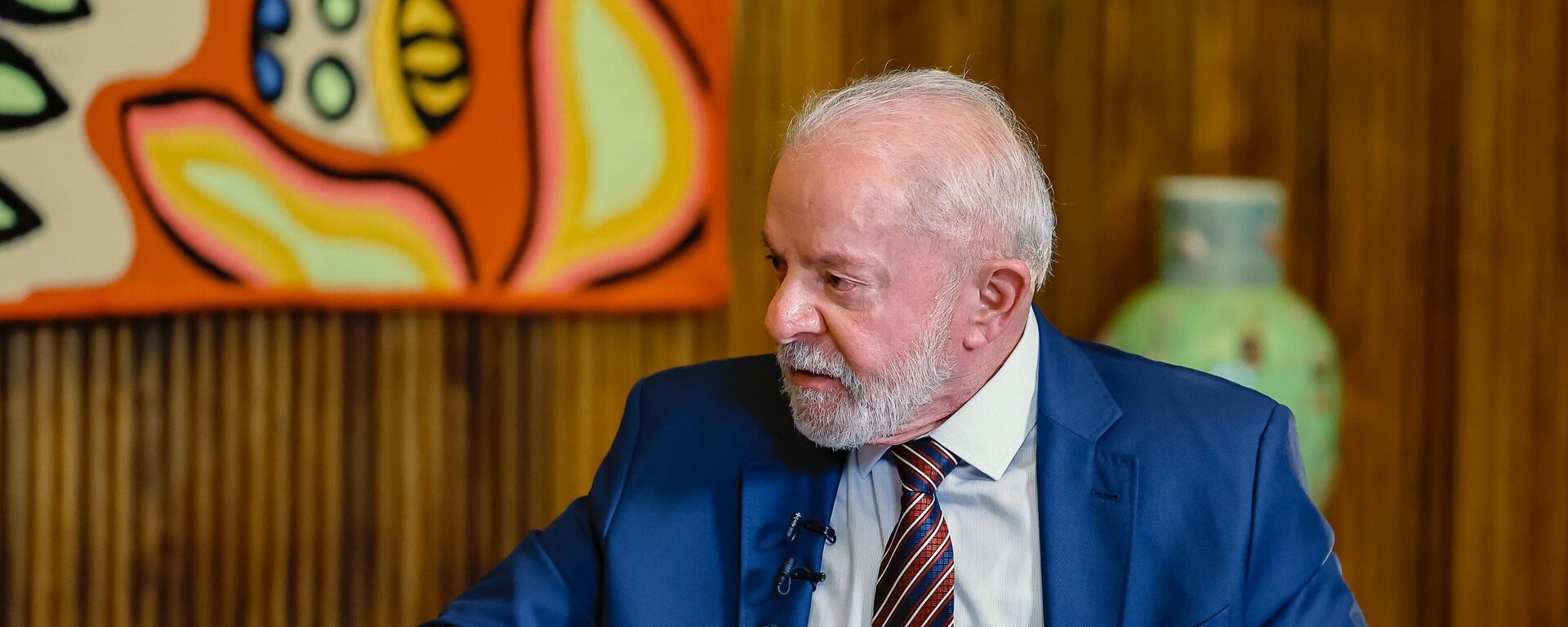 O presidente do Brasil, Luiz Inácio Lula da Silva, durante entrevista em agosto de 2025 - Sputnik Brasil, 1920, 09.10.2025
