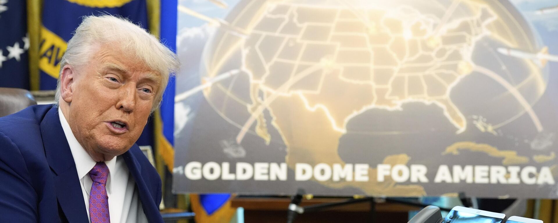 O presidente dos EUA, Donald Trump, discursa no Salão Oval da Casa Branca, Washington, 20 de maio de 2025 - Sputnik Brasil, 1920, 18.09.2025