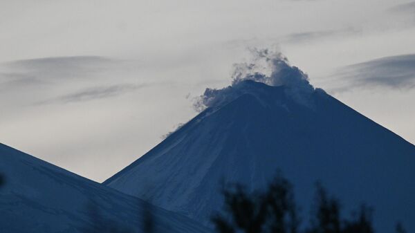 Vulcão Klyuchevskaya Sopka, em Kamchatka, na Rússia - Sputnik Brasil