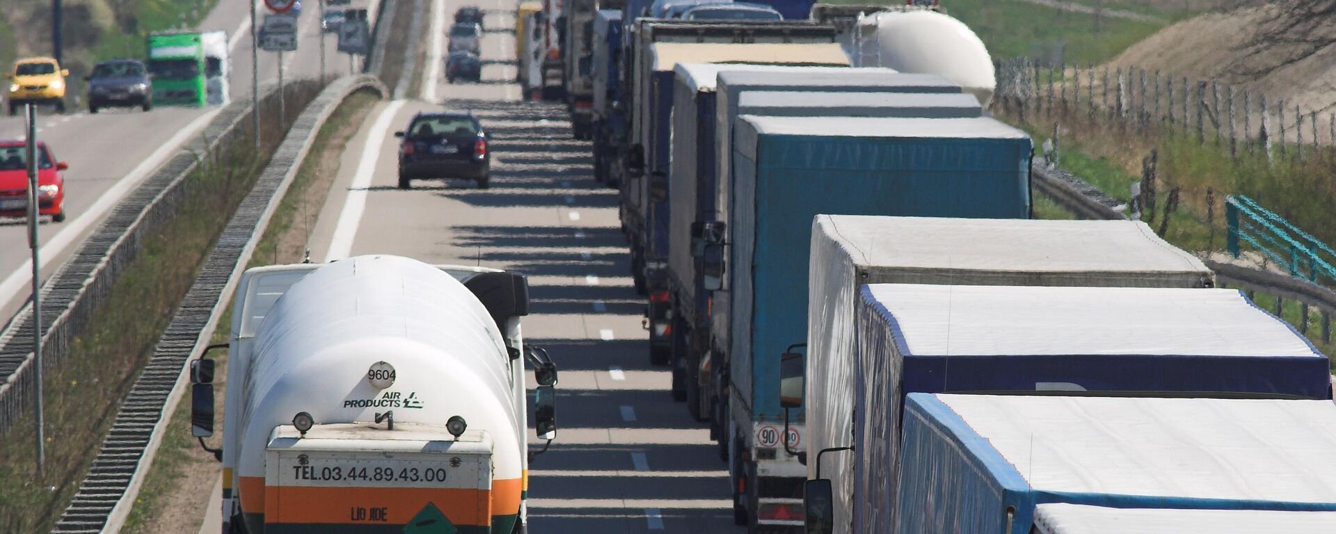 Com destinação de recursos para Defesa, Alemanha pode sofrer para manter e aumentar estradas do país - Sputnik Brasil, 1920, 19.09.2025