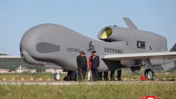 Kim Jong-un acompanha testes de armamentos não tripulados norte-coreanos - Sputnik Brasil