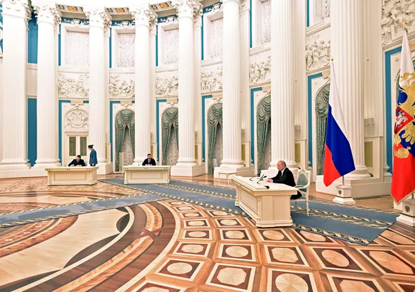 Putin reconhece a independência das Repúblicas de Donetsk e Lugansk da Ucrânia, 21 de fevereiro de 2022. Putin reconhece a independência das Repúblicas de Donetsk e Lugansk da Ucrânia, 21 de fevereiro de 2022. - Sputnik Brasil