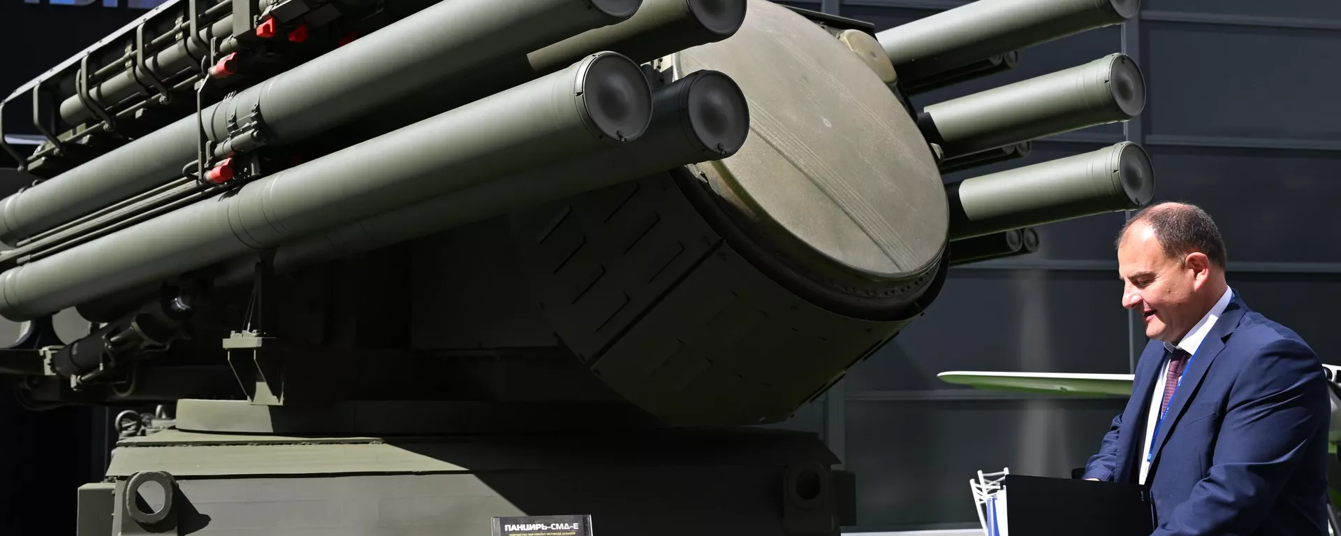 O sistema de mísseis antiaéreos Pantsir-SMD O sistema de mísseis antiaéreos Pantsir-SMD - Sputnik Brasil, 1920, 19.09.2025
