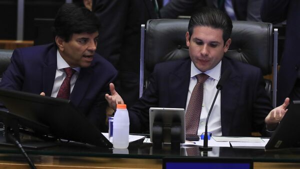 Câmara dos Deputados durante sessão plenária extraordinária semipresencial para votar destaques à proposta de emenda à Constituição (PEC 3/2021) que trata das prerrogativas parlamentares, a chamada PEC da Blindagem, Brasília, 17 de setembro de 2025 - Sputnik Brasil